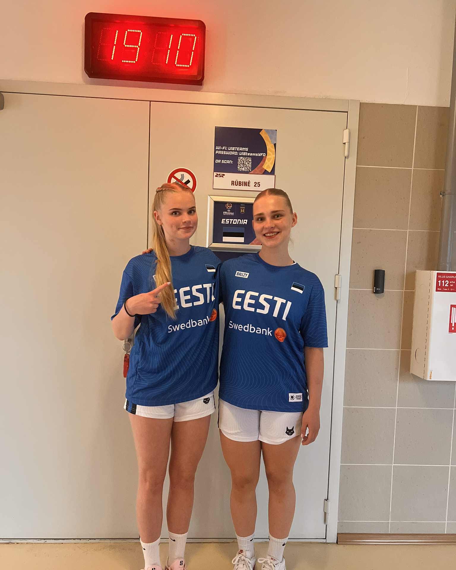 about-bg tüdrukud, koondis